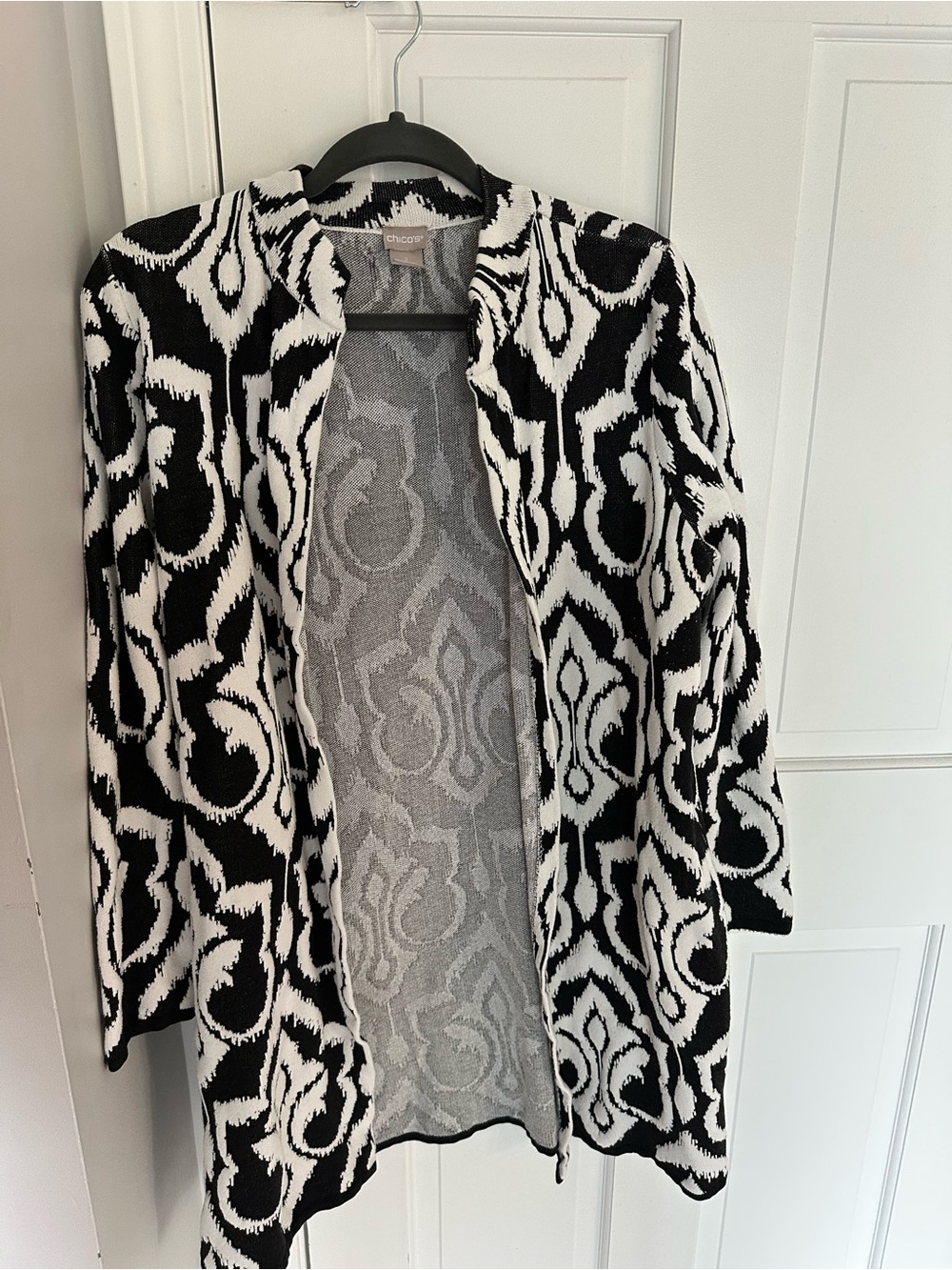 Chico's Black & White Open-Front Patterned Cardigan